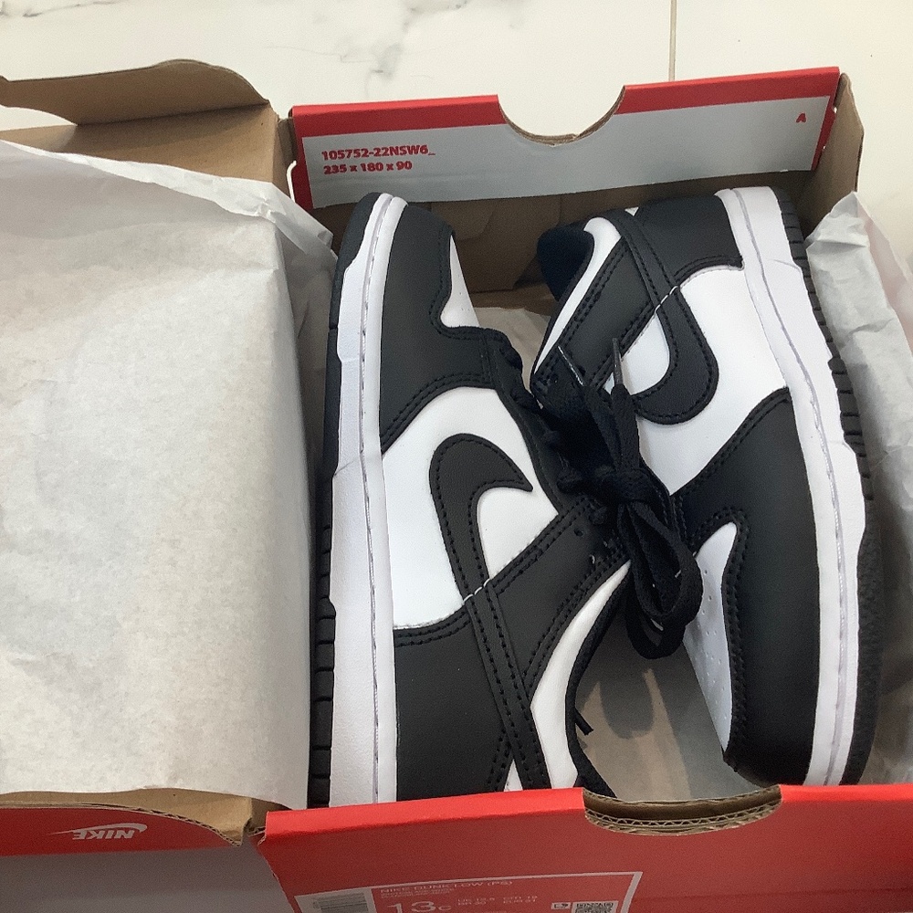 Youth Nike Dunk Low (Panda)